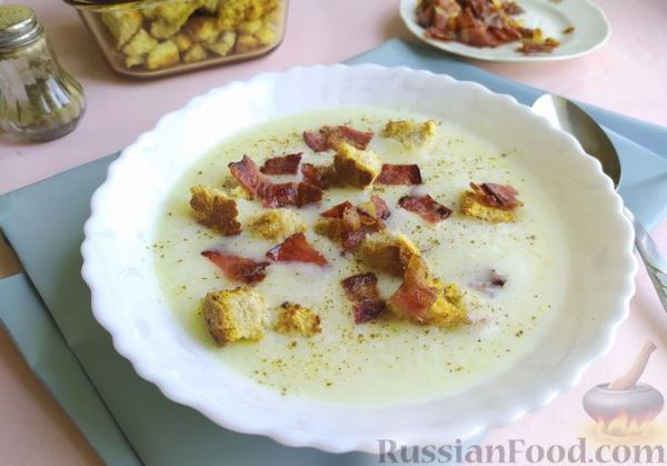 Картофельный крем-суп с беконом и сухариками