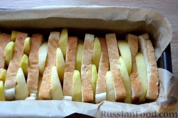 Яблочная шарлотка из хлеба